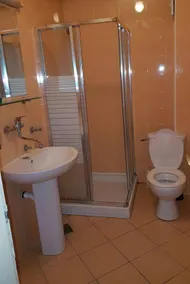 Apartment with hot tub - Image 3