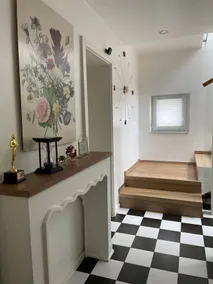 Maison avec terrasse et jardin - Image 5