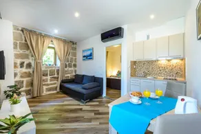 Wonderful holiday apartment with terrace - Image 2