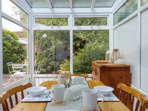 Cottage with garden - Image 4