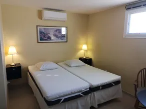 Studio avec piscine chauffée, jacuzzi et jardin | Vue jardin | Parfait pour le travail à distance - Image 5