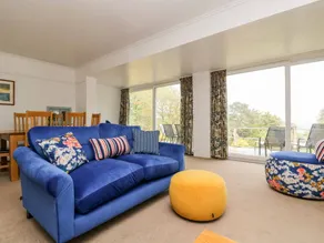 Cottage with garden - Image 3