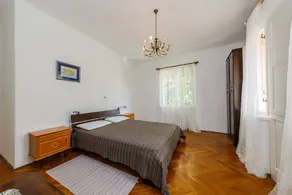 Flat with garden & terrace | Garden view - Image 3
