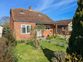 Cottage with garden | Beach view - Image 2