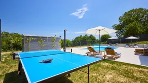 Voll ausgestattete Villa mit Grill, Terrasse und beheiztem Pool - Image 5