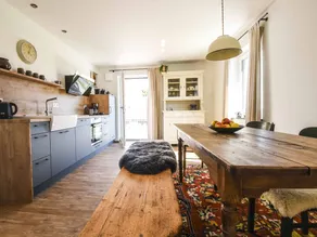 Apartamento vacacional con terraza | Vistas al jardín | Ideal para trabajar remoto - Image 2