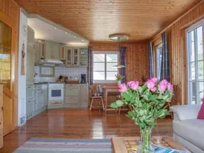 Holiday home with barbeque, terrace & garden - Image 4