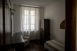 Ampio appartamento vicino al porto di Livorno, ideale per famiglie e viaggiatori - Image 2