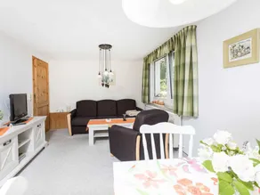 Child-friendly holiday apartment with garden, barbeque & terrace - Image 5