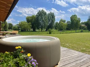 Family-oriented charming chalet with hot tub & terrace - Image 5