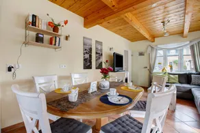 Holiday home with terrace, barbecue & garden | City view - Image 4