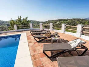 House with barbeque, terrace & private pool | Dogs allowed - Image 3
