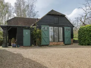 Cottage with garden - Image 2