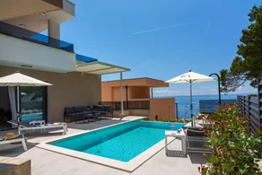 Villa with terrace, barbecue & hot tub | Water view - Image 5
