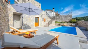 Fully equipped flat with private pool, BBQ & sauna | Garden view - Image 3
