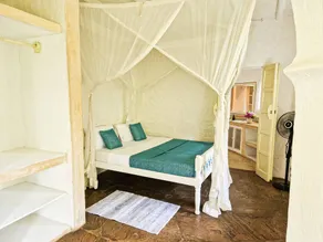 Private room with garden & pool | Garden view - Image 5