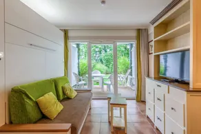 Holiday apartment with pool & terrace - Image 2