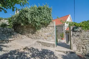 House with garden & terrace - Image 4