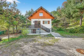 Chalet 'Les Chalets' with Mountain View, Shared Terrace and Private Garden - Image 2