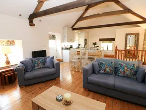 Children-friendly cottage with garden & hot tub | Pet-friendly - Image 2