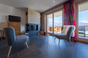 Fully equipped holiday apartment with jacuzzi, pool & sauna | Next to the ski - Image 3