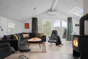 Fully equipped nice holiday home with hot tub, terrace & BBQ - Image 4