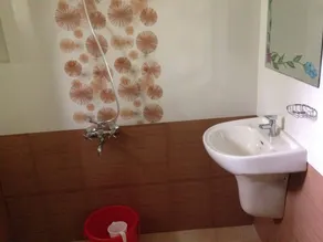 Chambre privée avec jardin | Adaptée au travail à distance - Image 4