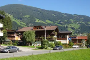 Holiday home with terrace, garden & barbeque - Image 4