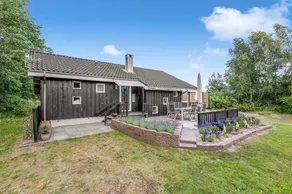 Holiday home with sauna, terrace & hot tub | Sea view - Image 2
