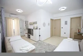 Deluxe Suite - Image 4