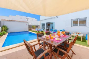 Villa with terrace, BBQ & private pool - Image 5