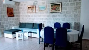 Lovely holiday apartment with terrace & BBQ - Image 2
