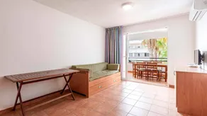 Pleasant apartment with terrace & pool | Sea view | Next to the beach | Dogs allowed - Image 3