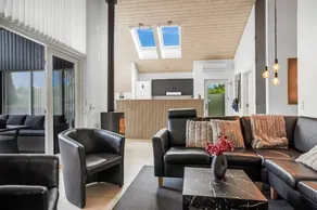 Fully equipped house with pool, hot tub & terrace | Pets are welcome - Image 4