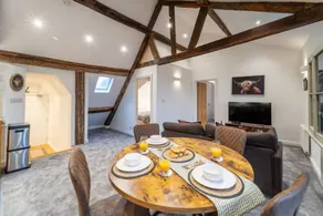 Grade II Listed Top Floor Flat in Central Banbury - Pass the Keys - Image 2