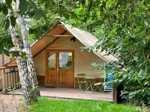 Chalet with terrace & heated pool | Garden view - Image 4