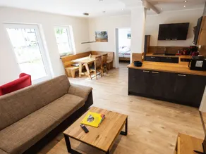 Apartment 'Alter Pferdestall' with Private Terrace and Wi-Fi - Image 5