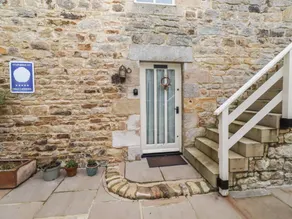 Family-friendly cottage with garden - Image 2