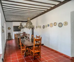 House with garden - Image 4