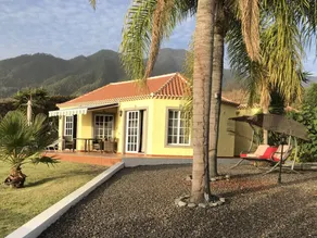 Voll ausgestattete Villa mit Pool und Whirlpool - Image 3