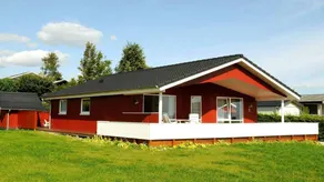 House with BBQ, terrace & hot tub - Image 3