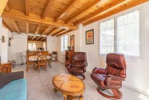 Bright Apartment 300m from the Beach - Image 5