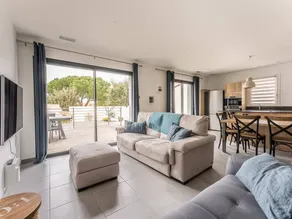 Villa 125m² Avec Piscine Chauffée, 3 Chambres, Terrasse À La Flotte - Fr-1-835-30 - Image 2
