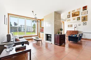 Family-friendly holiday home with barbeque, pool & garden | Suitable for remote work - Image 5