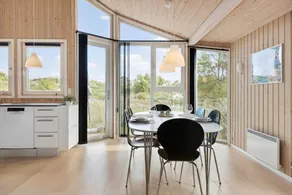 Fully equipped holiday home with hot tub, sauna & barbecue | Close to the beach - Image 5