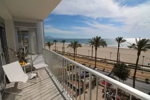 Apartment with terrace & garden - Image 4