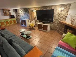 Holiday home with garden, barbeque & private pool | Mountain view - Image 5