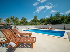 Voll ausgestattetes geräumiges Ferienhaus mit Sauna, Garten und Grill - Image 2