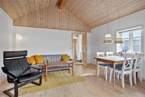 Holiday home with terrace & barbecue - Image 5