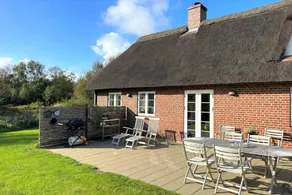 House with terrace & barbeque - Image 4